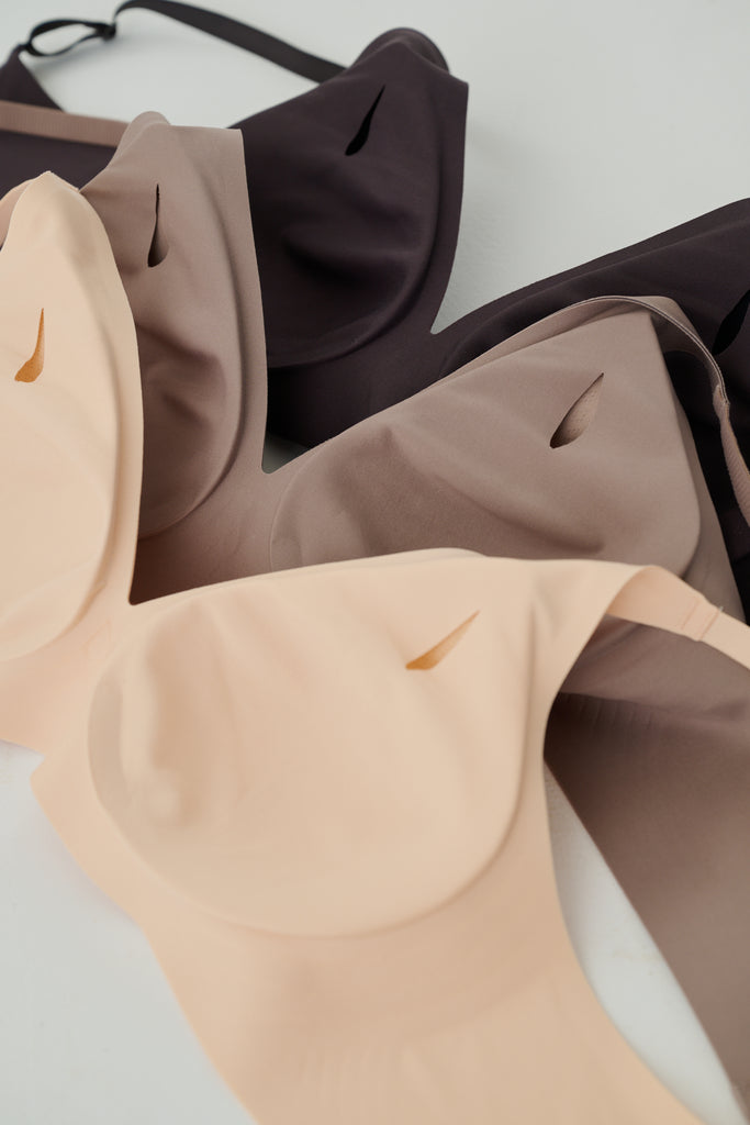Invisible supportive bra in cocoa
