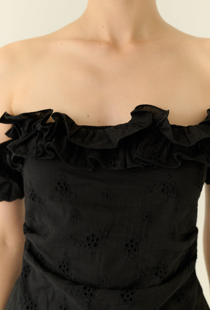 Summerwood off shoulde cotton top in black