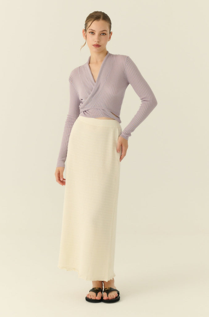 Sandy’s fav cooling knit skirt in white