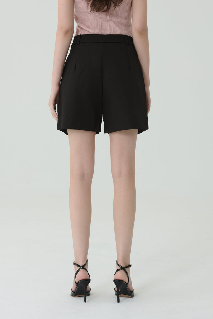 Urban lining espresso shorts in black