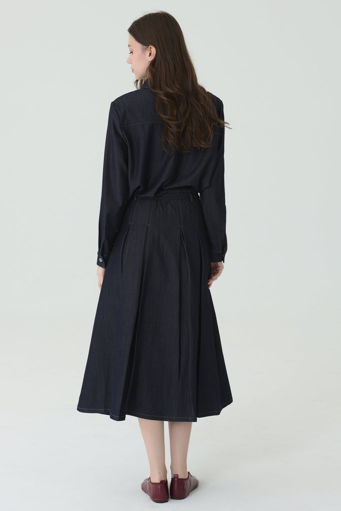 Chic lady denim long skirt in blue