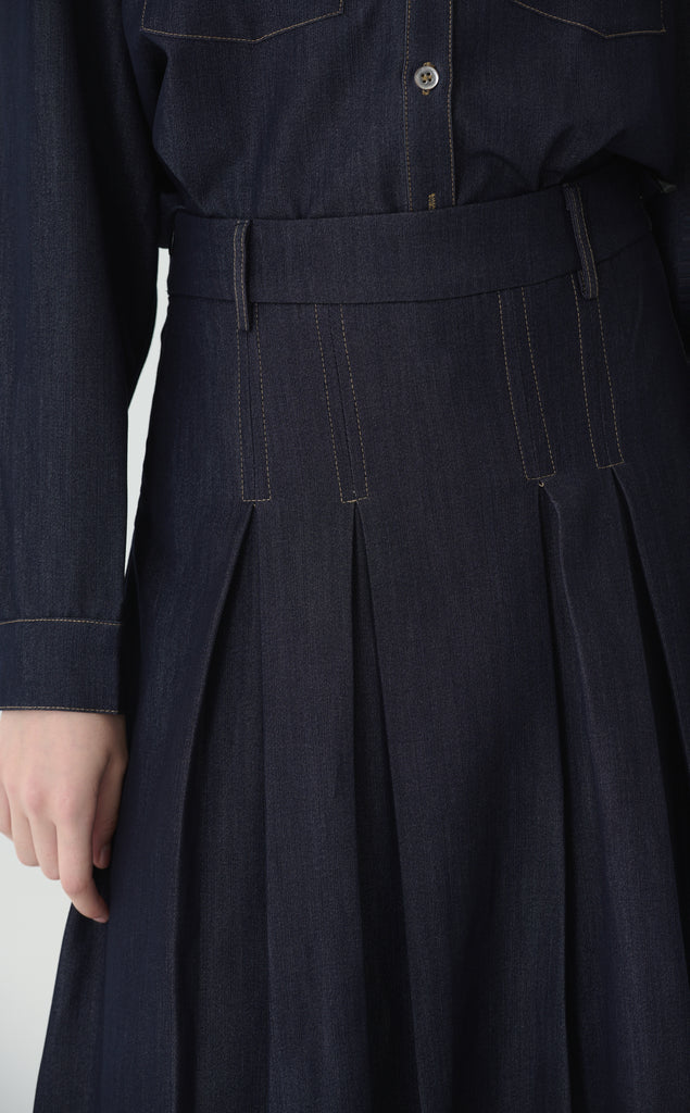 Chic lady denim long skirt in blue