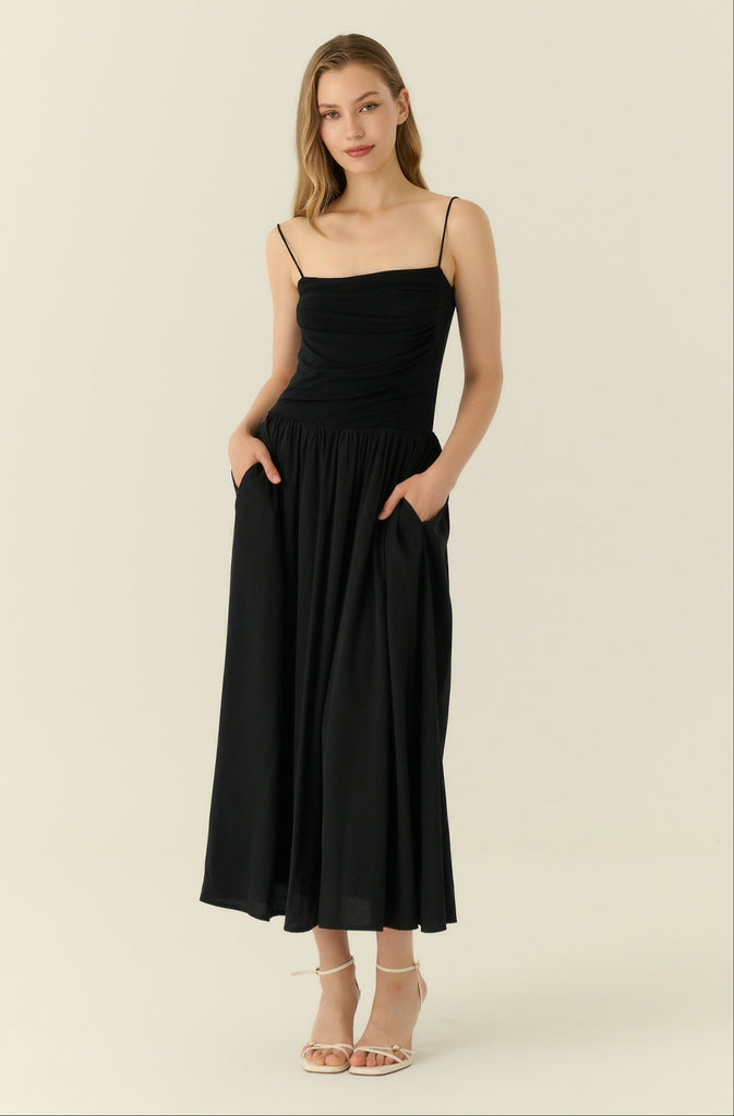 The essential midi dress in black