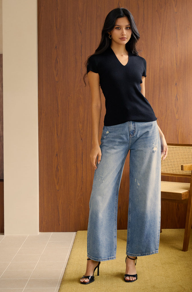 Sparkly v neck knit top in black