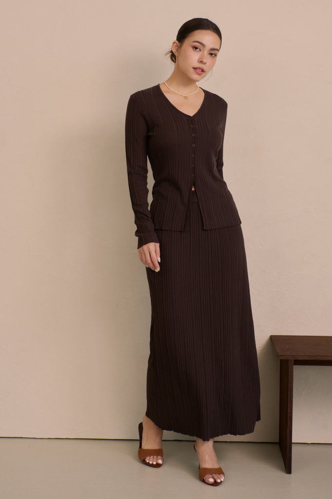 My boo knit skirt in brown