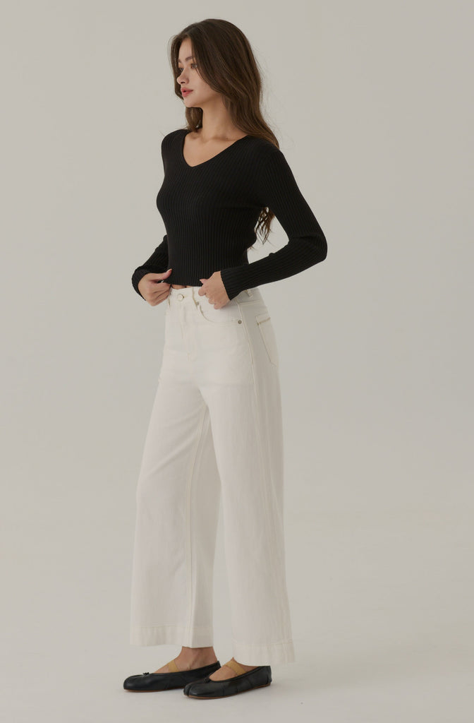 Floating free V neck knit top