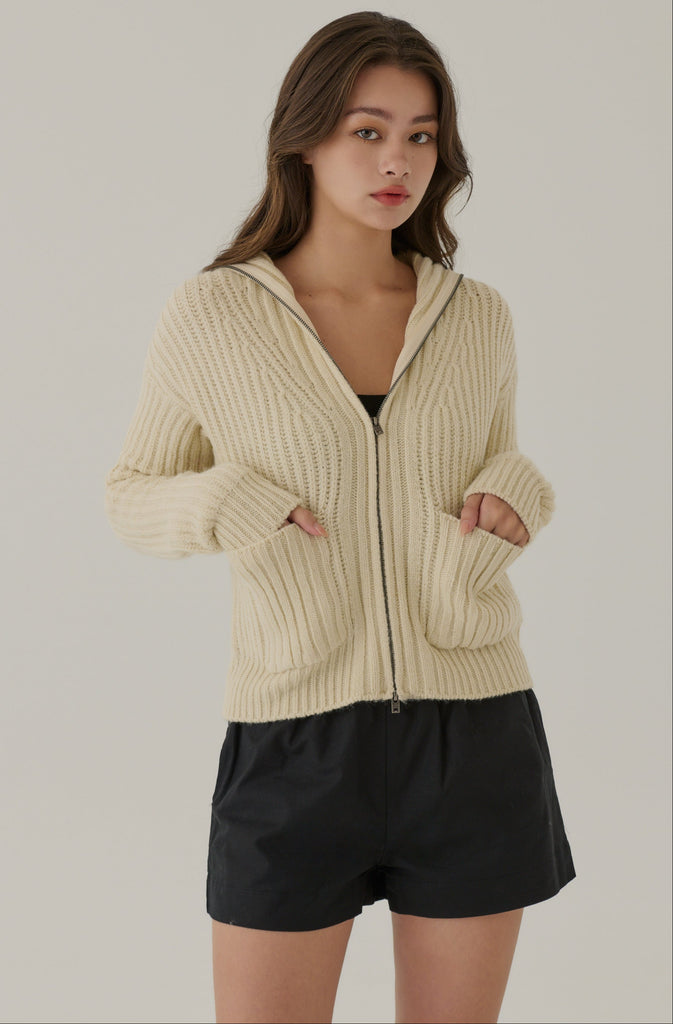 Chilly zip-up knitted jacket in beige