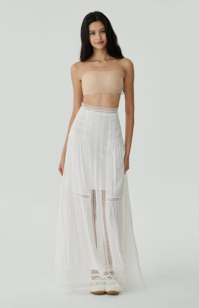 Two ways seamless bandeau bra in skin