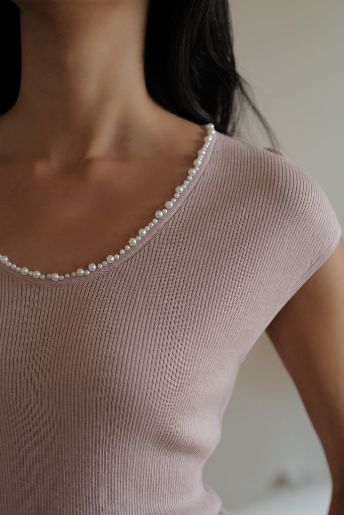 Trim pearl neck knit sleeveless top in pink