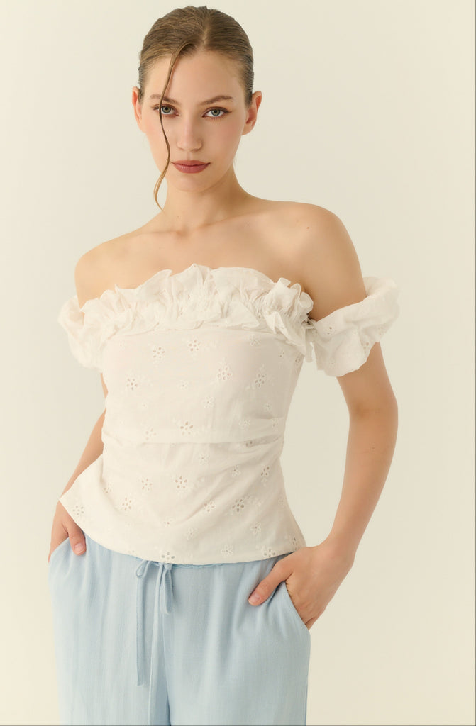 Summerwood off shoulde cotton top in white