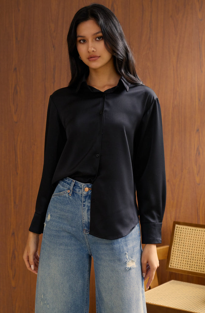 Spring date silky shirt in black