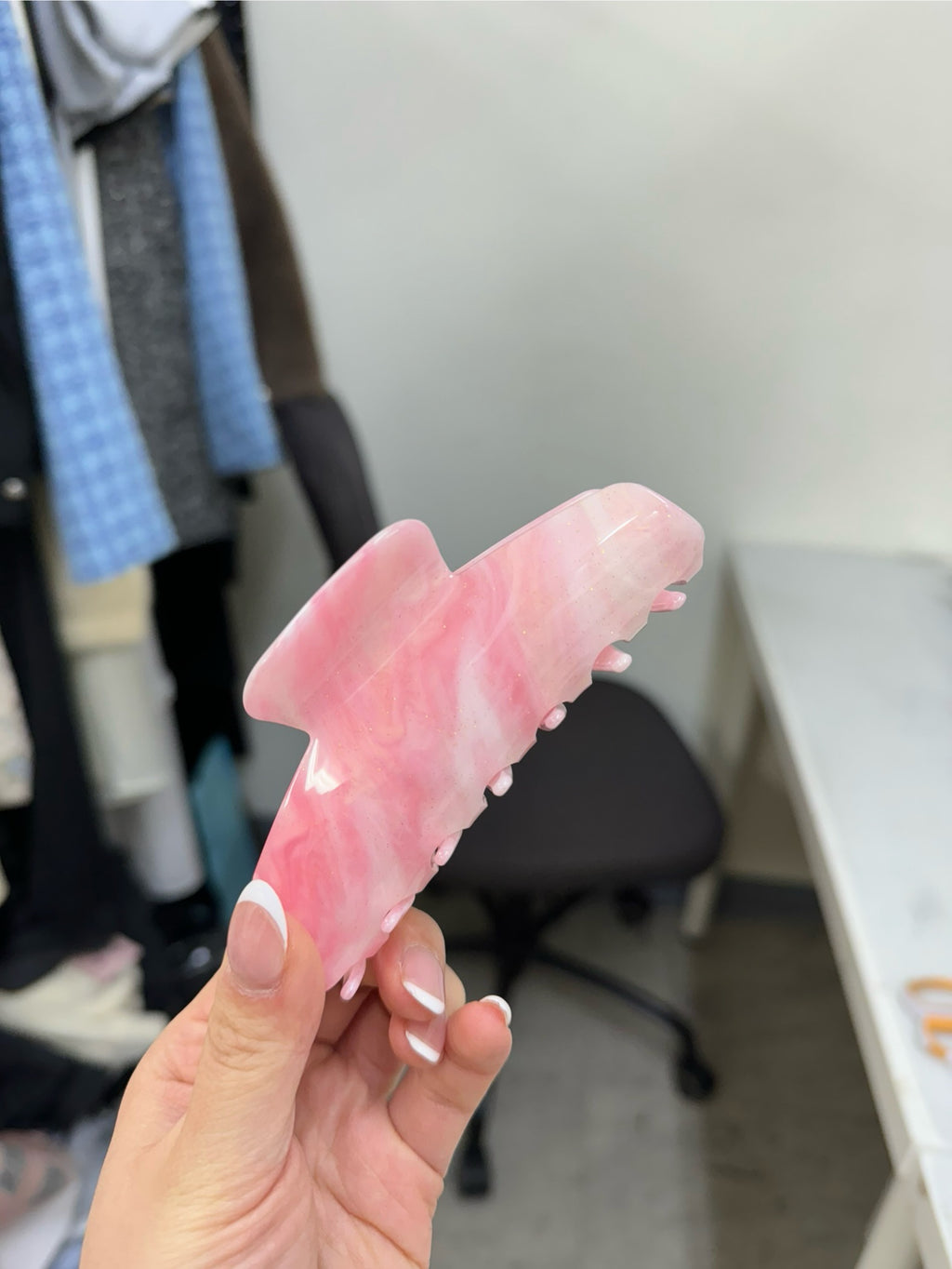 粉色渲染長抓夾