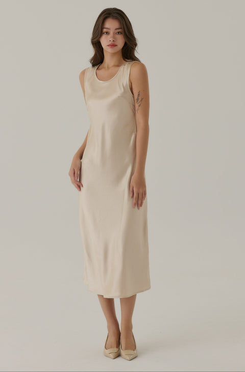 Litte luxury satin midi dress in champagne