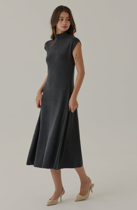 Edgy knit dress in grey