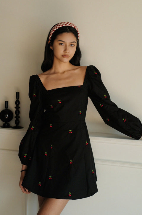 Cherry season puffy sleeves dress in black