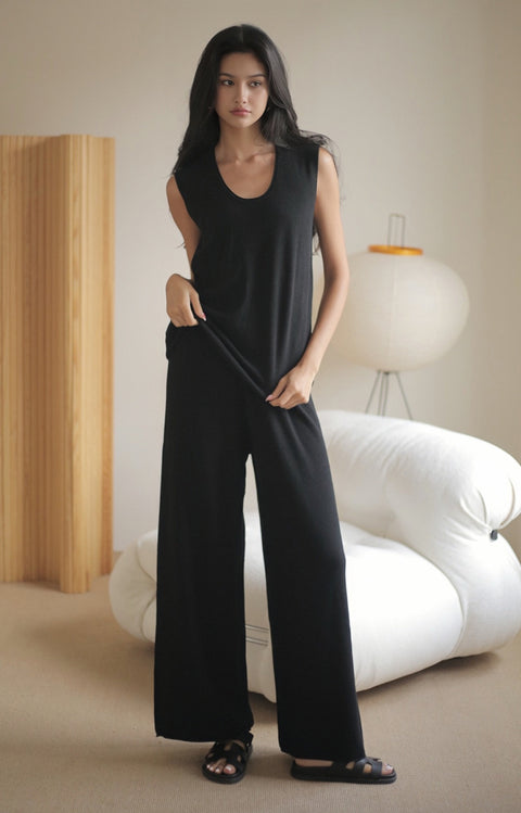 Gemma U neck knit top in black